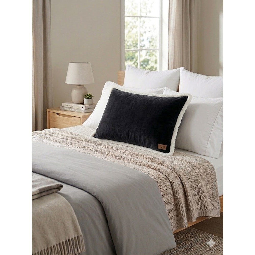 UGG King Pillow Sham Black Velvet Cream Sherpa Reversible‎ Zip Closure Logo
